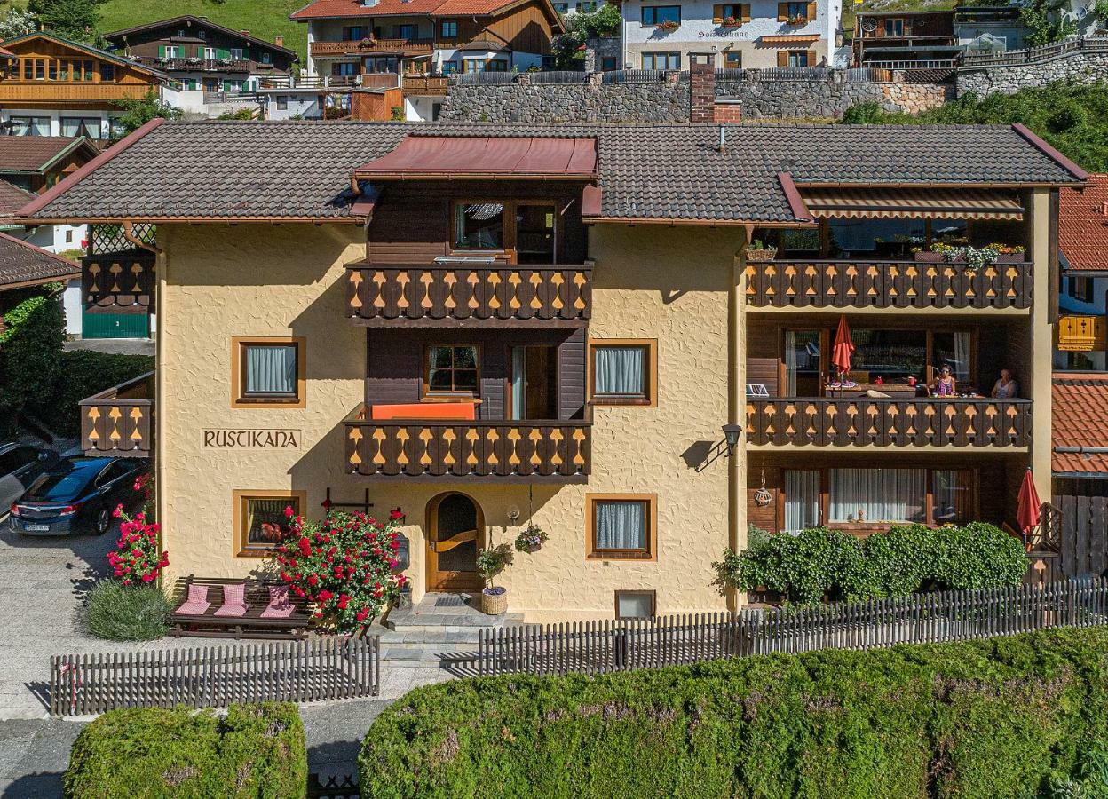 Апартаменты Haus Rustikana Миттенвальд Экстерьер фото